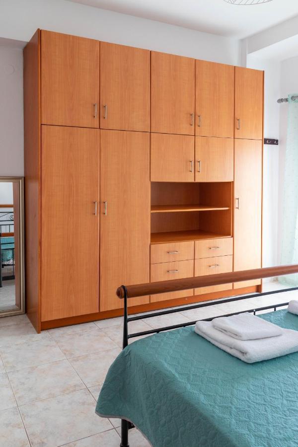 Lovely Sea View Apartment At The Heart Of The Town Ierápetra Buitenkant foto